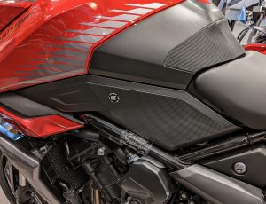 Eazi-Grip Triumph  Tiger Sport 660 2022-2025  油箱防滑貼 大/小 顆粒,透明/黑色